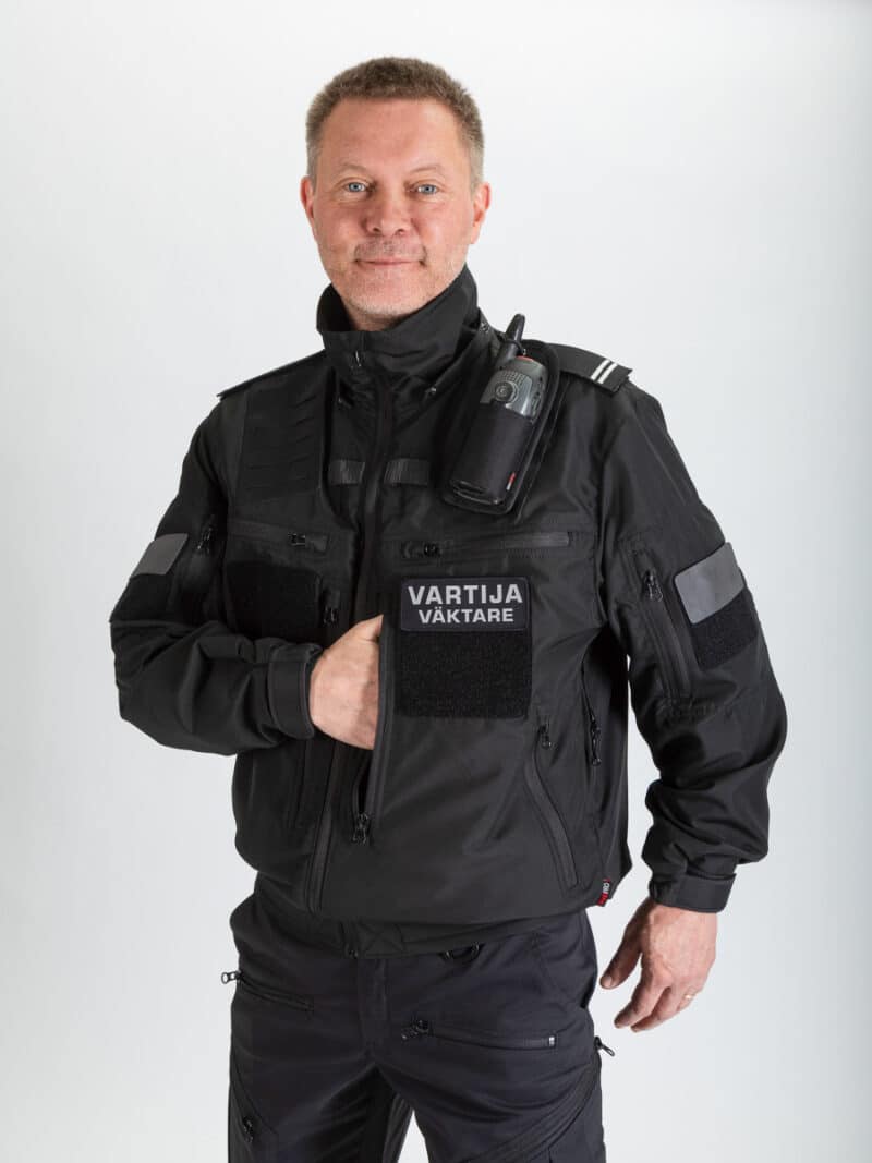 Taktinen dyneema takki rintatasku vartija rintamerkki