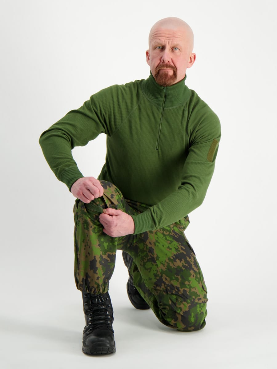 M05 maastohousujen polvissa on