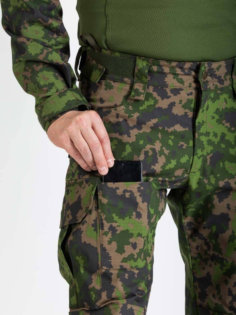 retkeilyhousut tasteluhousut m05 metsakuvio puhelin tasku